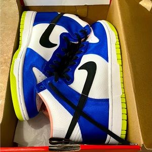 Women’s Nike Dunk High NIB